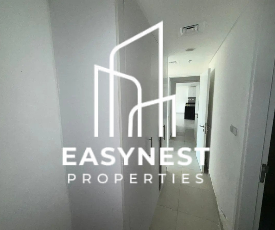 11 Spacious & Bright | Prime Location | Community View