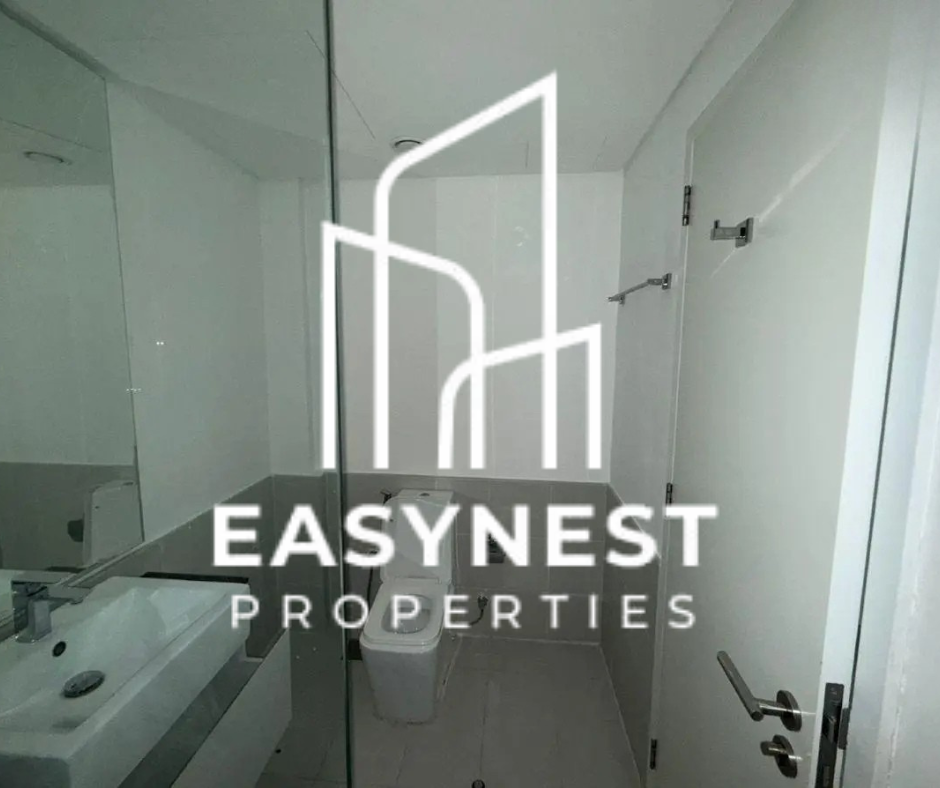 4 Spacious & Bright | Prime Location | Community View
